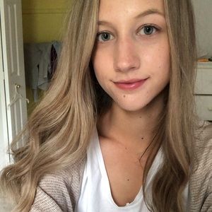 Meet your Posher, Katelyn